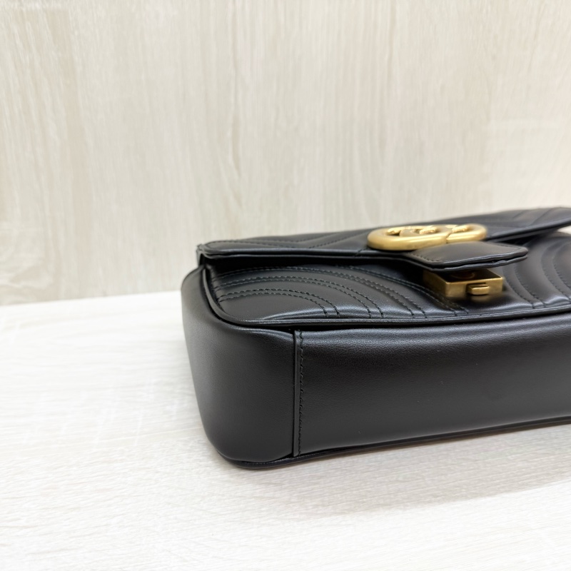 GUCCI黑色牛皮金釦馬夢22下蓋包446744-6