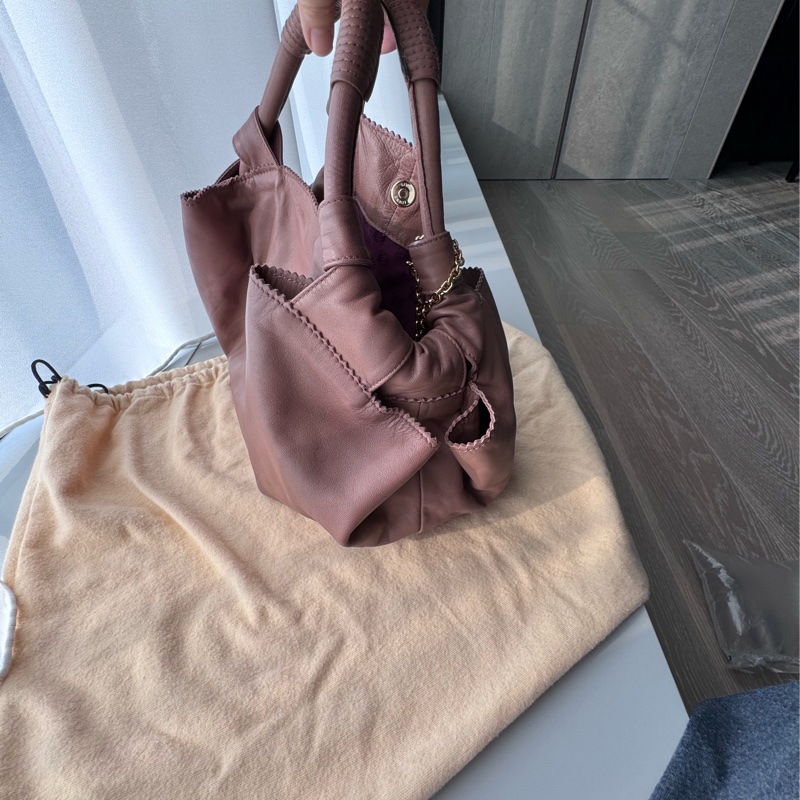 Loewe 藕粉色 羊皮 空氣手提包-6