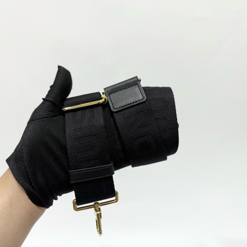 LV黑色壓紋牛皮UTILITY雙口袋肩背包M80450-15