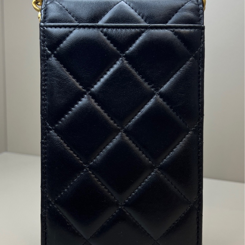 Chanel 黑金琺瑯扣手機包 尺寸約10*17cm 鐳射31開帶卡-9
