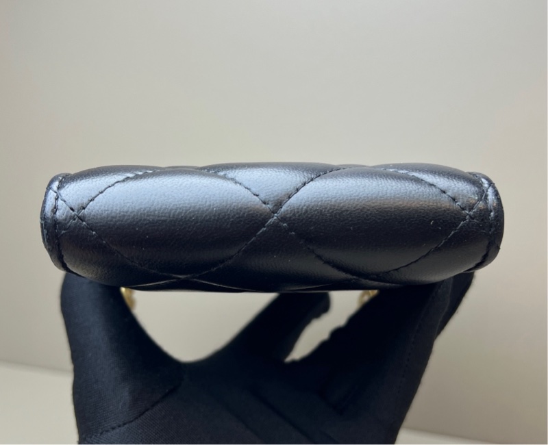 Chanel 黑金琺瑯扣手機包 尺寸約10*17cm 鐳射31開帶卡-13