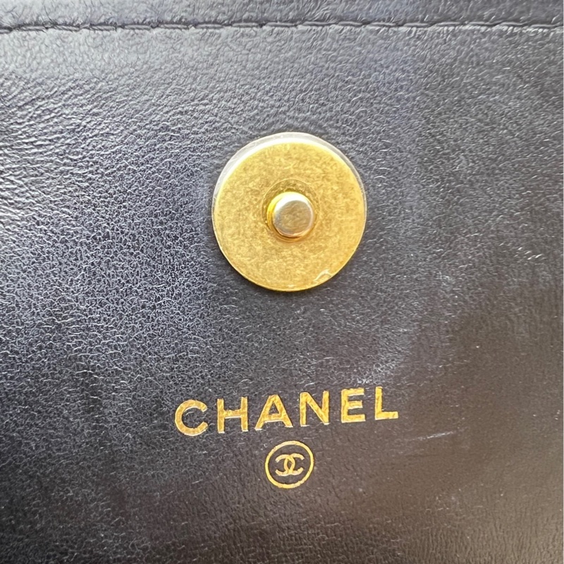 Chanel 黑金琺瑯扣手機包 尺寸約10*17cm 鐳射31開帶卡-16
