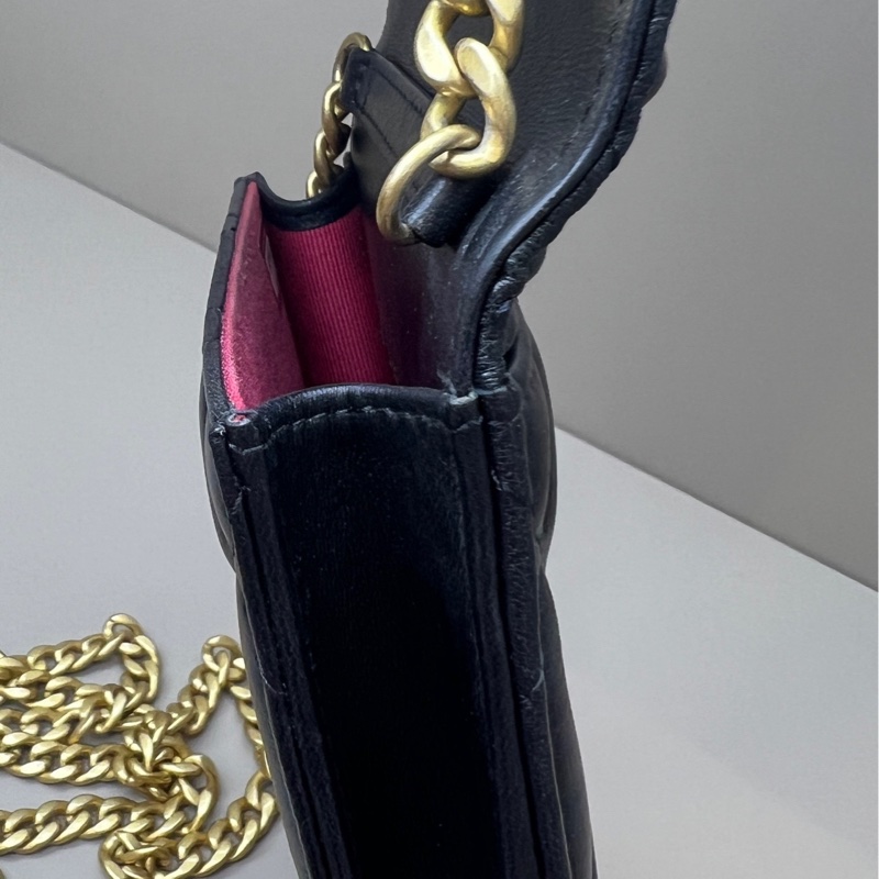 Chanel 黑金琺瑯扣手機包 尺寸約10*17cm 鐳射31開帶卡-21