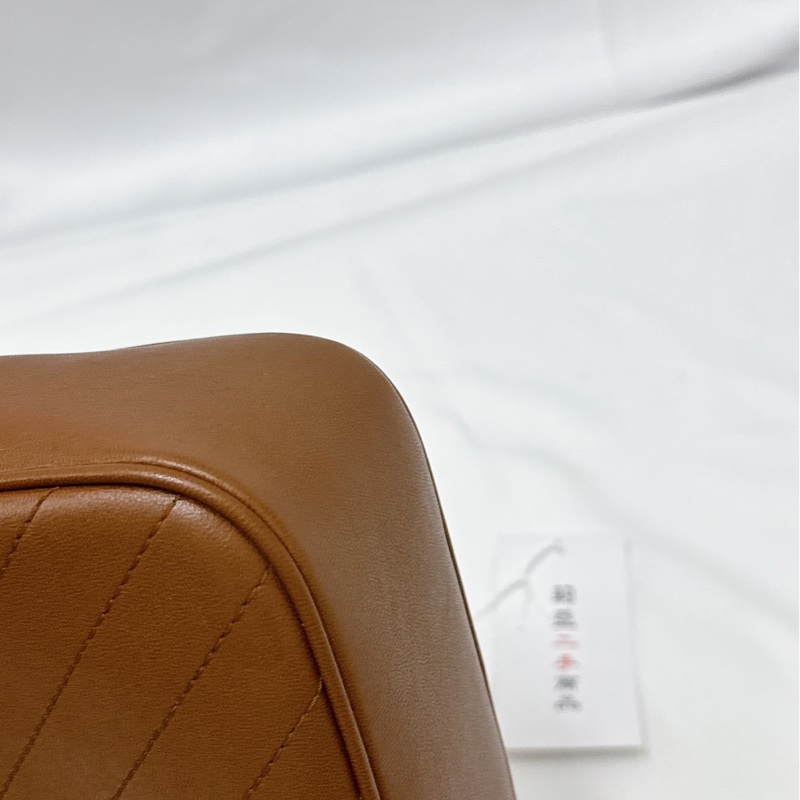 莉亞精品♡Gucci 742360 焦糖牛皮相機斜背包 九新美包-12