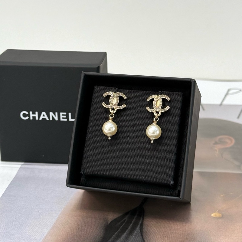 Chanel 滿鑽雙C珍珠吊墜耳環-0