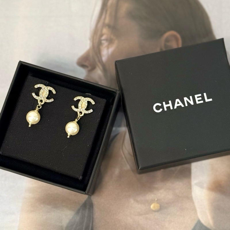 Chanel 滿鑽雙C珍珠吊墜耳環-1