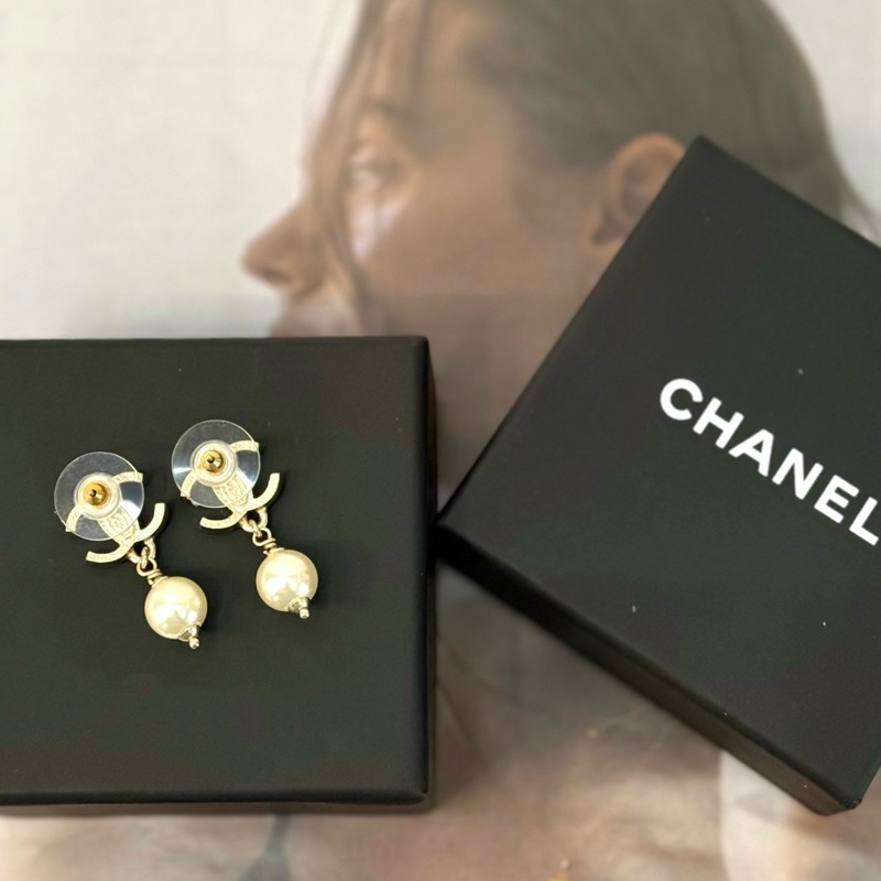 Chanel 滿鑽雙C珍珠吊墜耳環-5