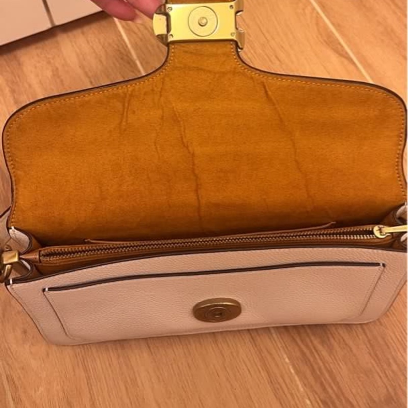 coach tabby white-9