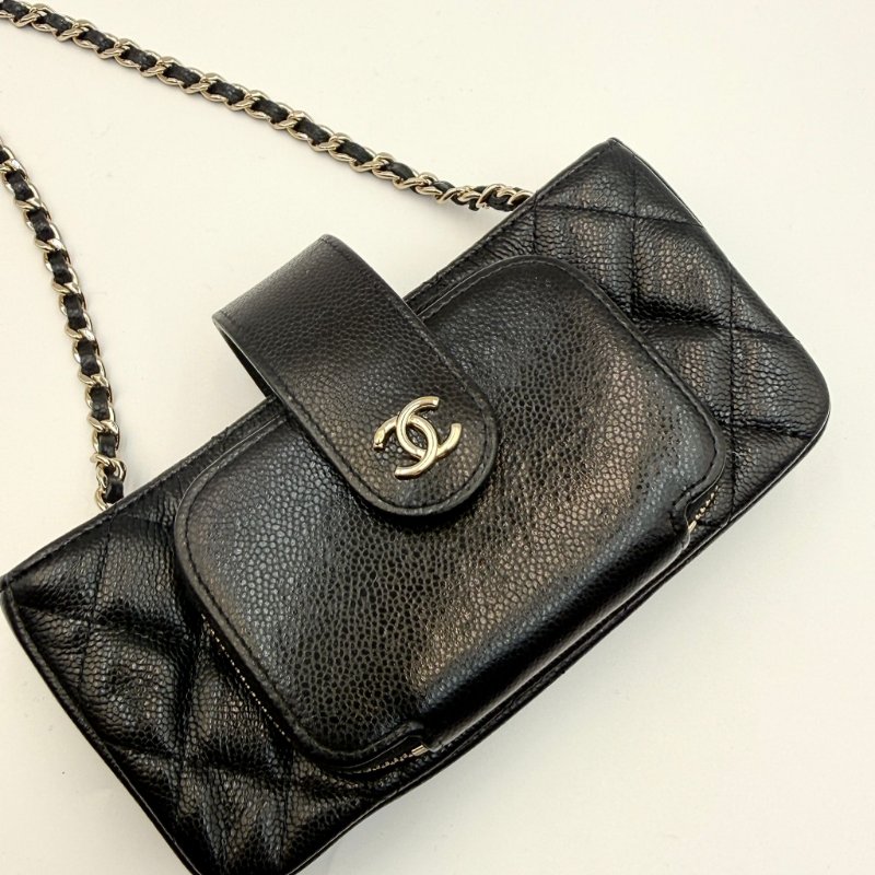 CHANEL  Phone holder with chain 菱格紋設計皮穿鏈肩帶 荔枝牛皮 手機袋-3