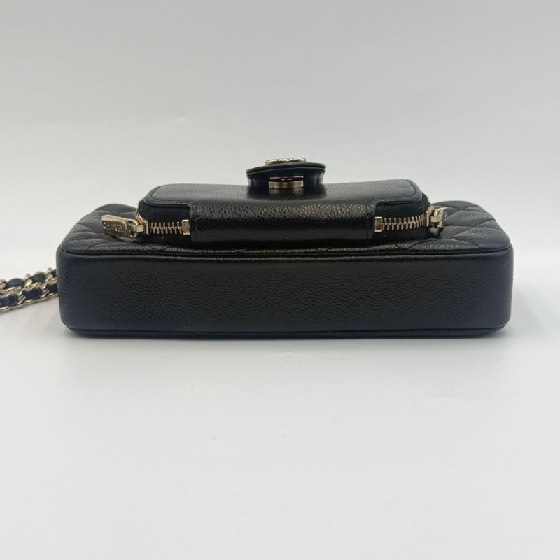 CHANEL  Phone holder with chain 菱格紋設計皮穿鏈肩帶 荔枝牛皮 手機袋-4