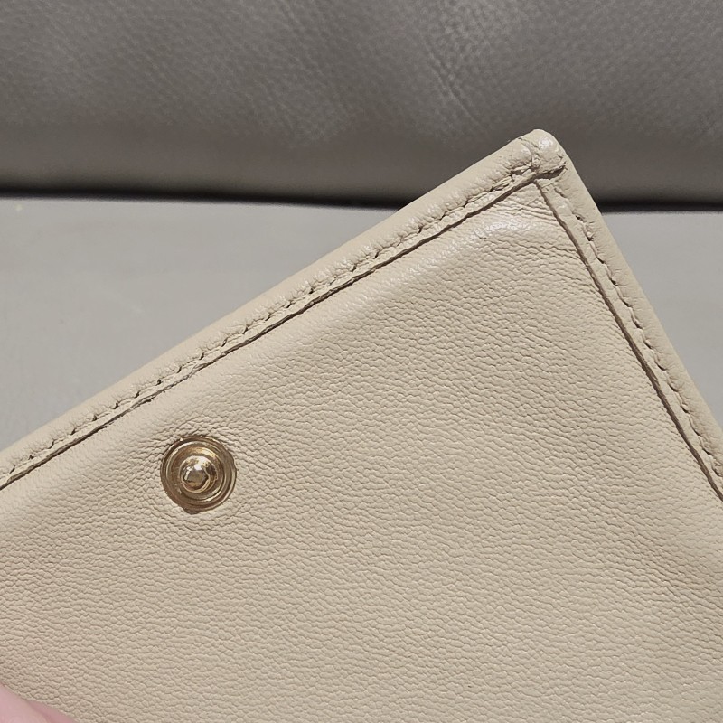 【Chanel】Chanel 19 mini 米色羊皮三折短夾 有零錢袋-7