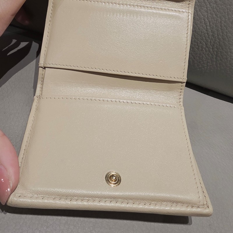 【Chanel】Chanel 19 mini 米色羊皮三折短夾 有零錢袋-16