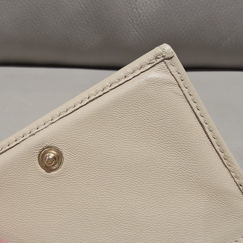 【Chanel】Chanel 19 mini 米色羊皮三折短夾 有零錢袋-18