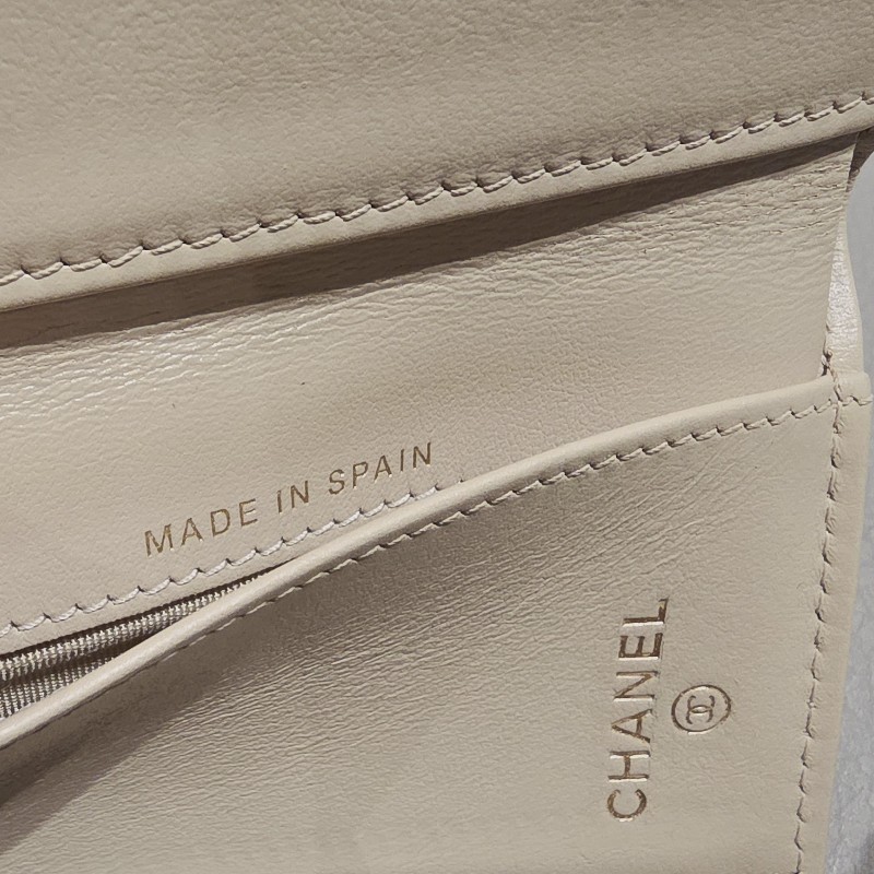 【Chanel】Chanel 19 mini 米色羊皮三折短夾 有零錢袋-22