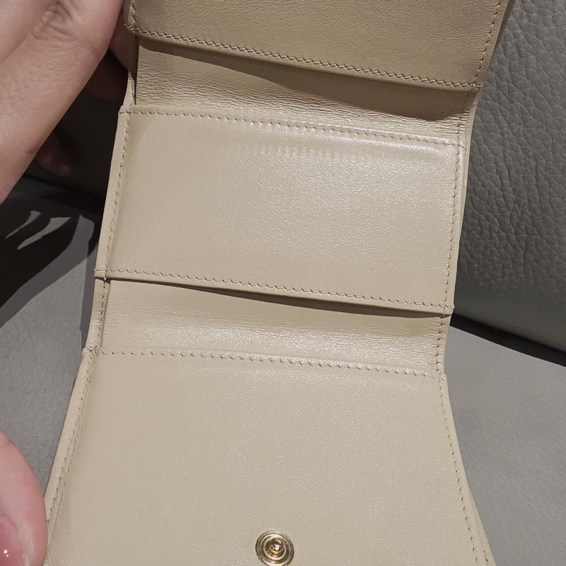 【Chanel】Chanel 19 mini 米色羊皮三折短夾 有零錢袋-25