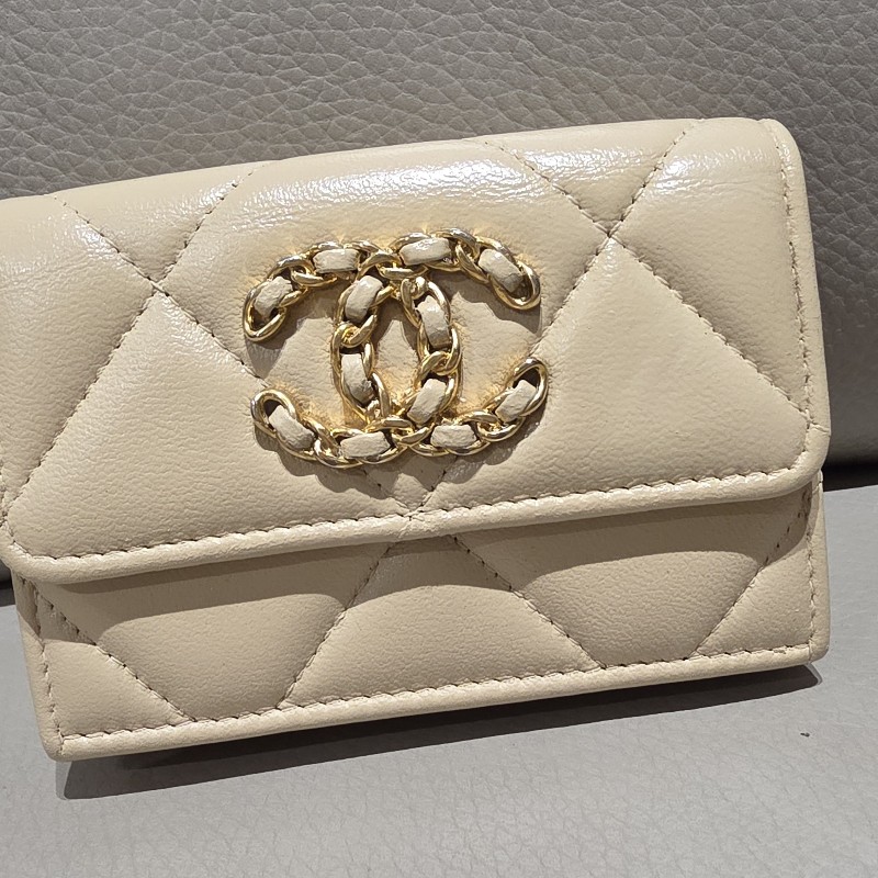 【Chanel】Chanel 19 mini 米色羊皮三折短夾 有零錢袋-28