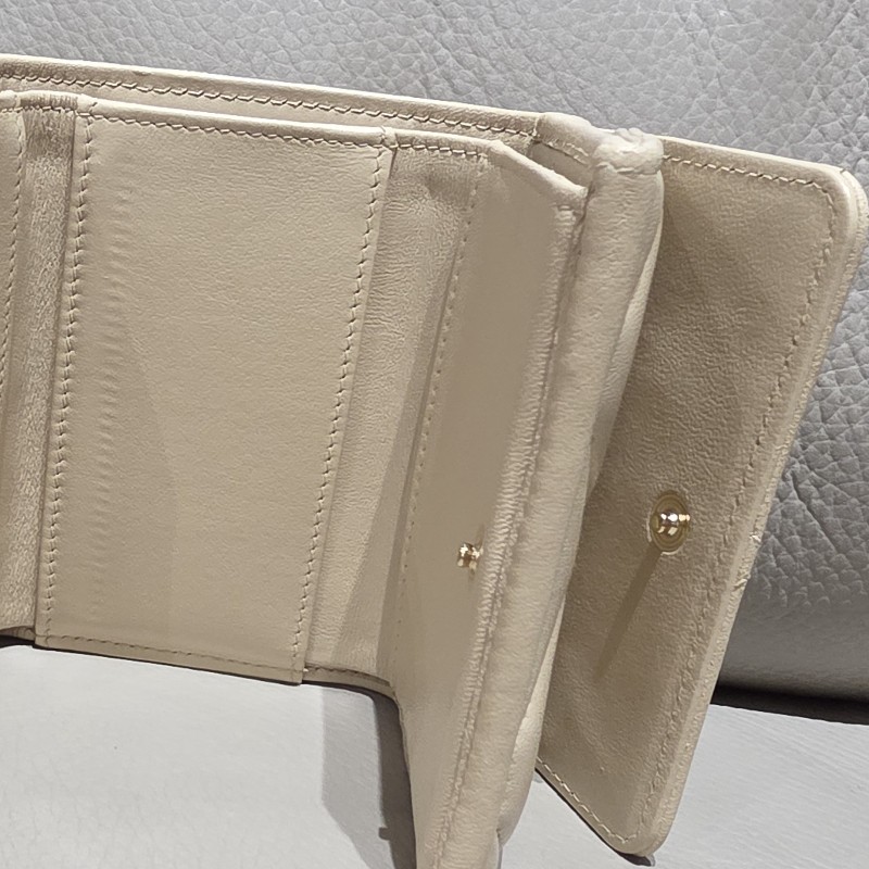 【Chanel】Chanel 19 mini 米色羊皮三折短夾 有零錢袋-33