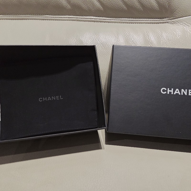 【Chanel】Chanel 19 mini 米色羊皮三折短夾 有零錢袋-35