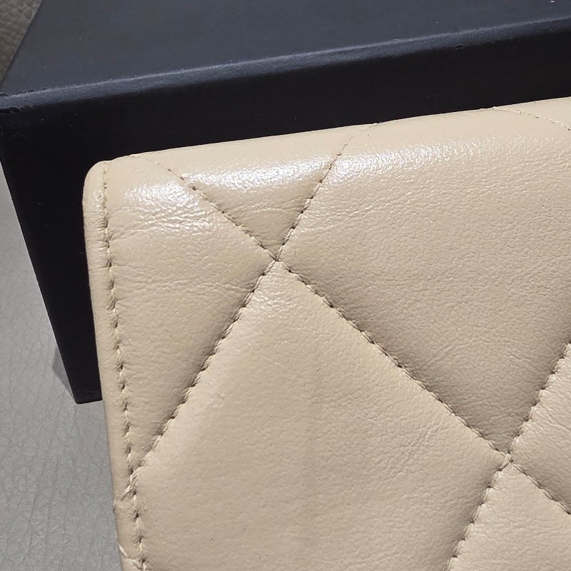 【Chanel】Chanel 19 mini 米色羊皮三折短夾 有零錢袋-37