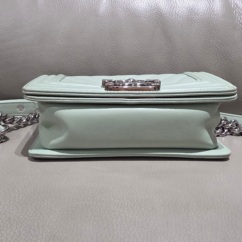 【Chanel】山形紋boy 20 牛油果綠-14