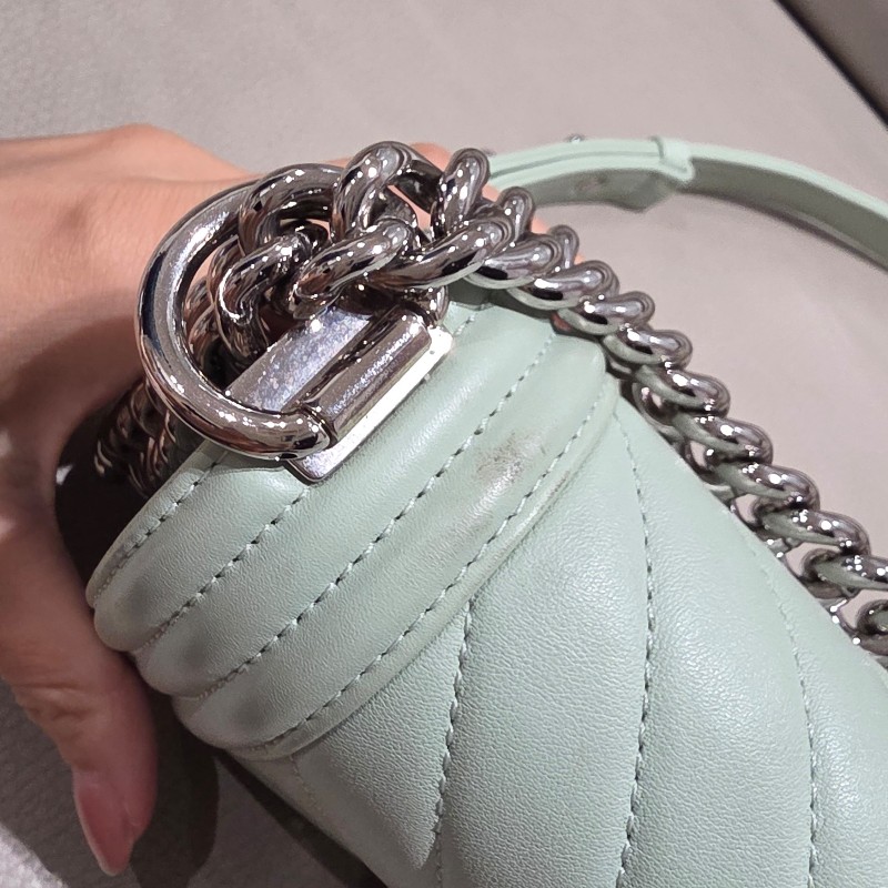 【Chanel】山形紋boy 20 牛油果綠-15