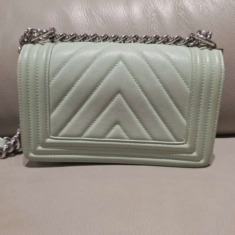 【Chanel】山形紋boy 20 牛油果綠-40