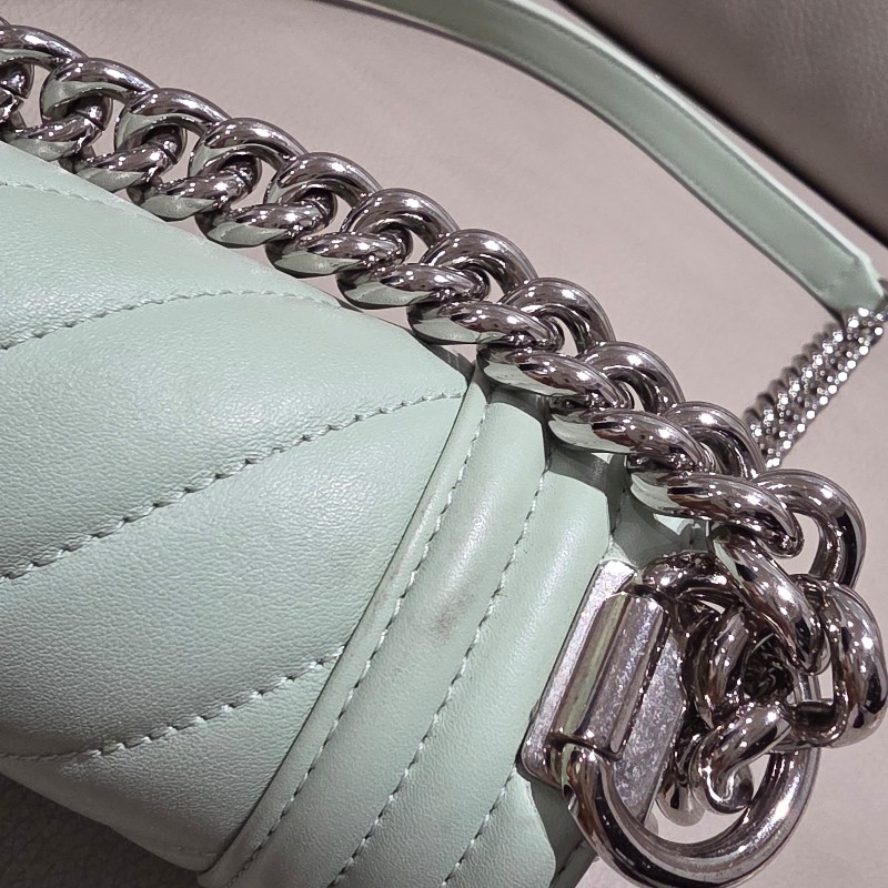 【Chanel】山形紋boy 20 牛油果綠-46