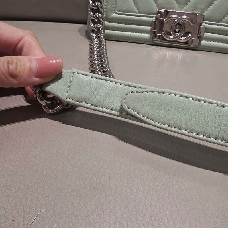 【Chanel】山形紋boy 20 牛油果綠-50