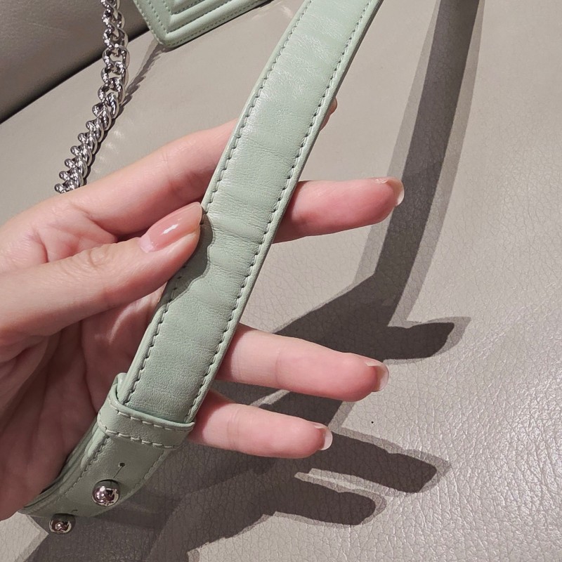 【Chanel】山形紋boy 20 牛油果綠-53