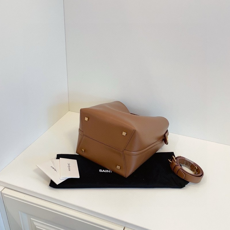 YSL聖羅蘭 Le37 Bucket新款水桶包 浪漫秋色🍂焦糖色光面牛皮金扣 中號 手提包-4