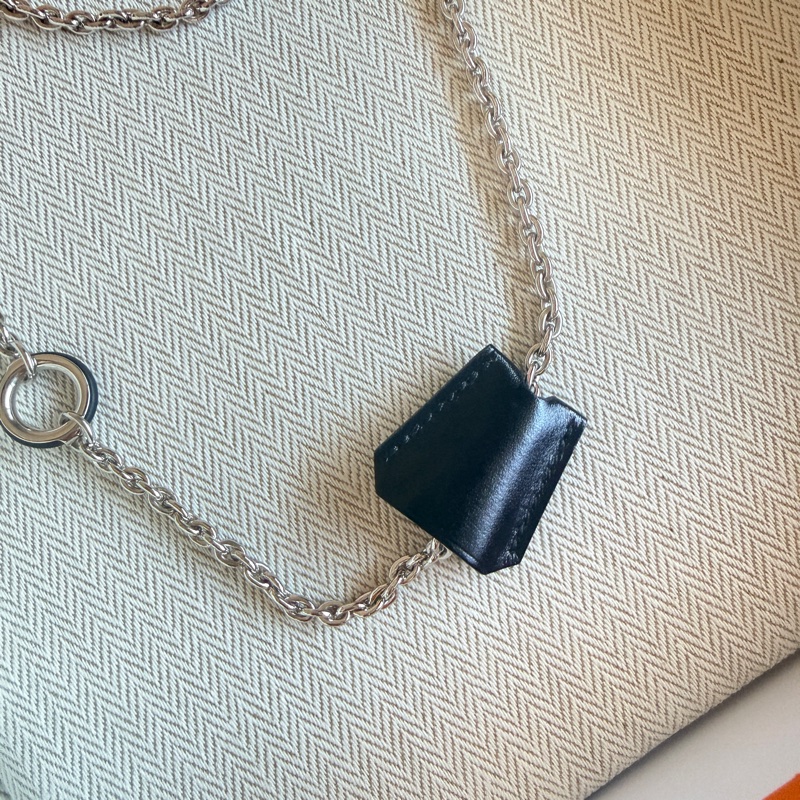 全新未使用 愛馬仕 Hermes box皮 項鏈-3