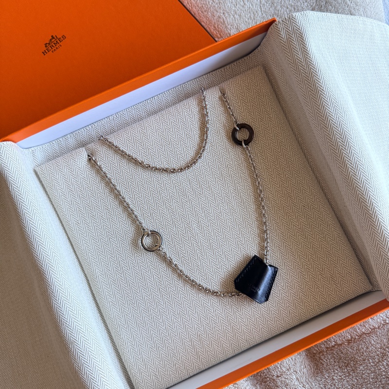 全新未使用 愛馬仕 Hermes box皮 項鏈-5