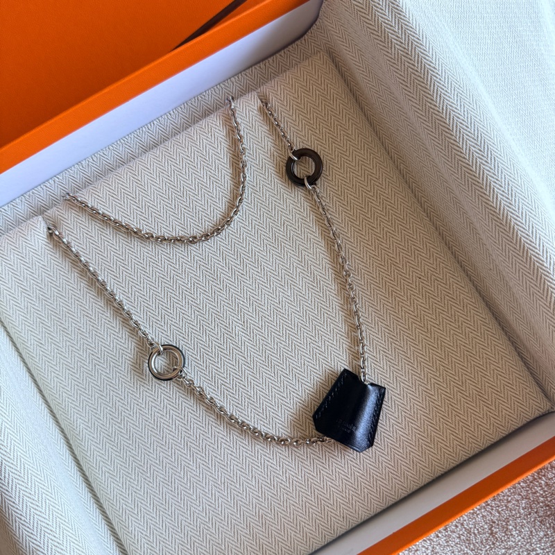 全新未使用 愛馬仕 Hermes box皮 項鏈-6