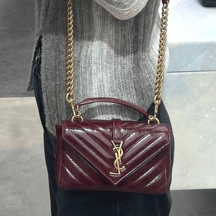 🎉新品好折扣✨Saint Laurent 779430 YSL 迷你 College 學院包 熱酒紅/金鍊-7