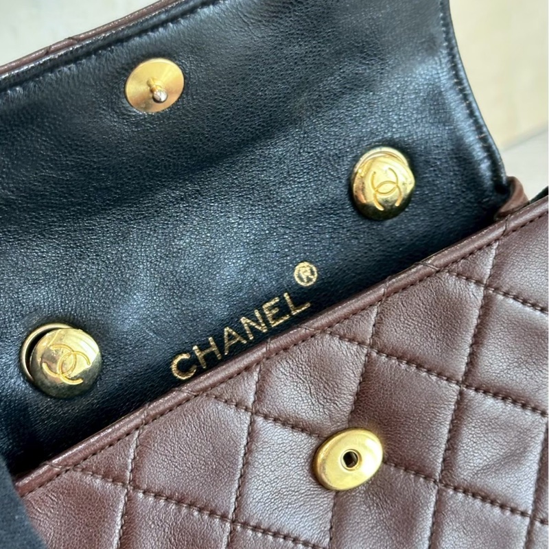CHANEL vintage 咖啡色金牌中古小鏈條包-6