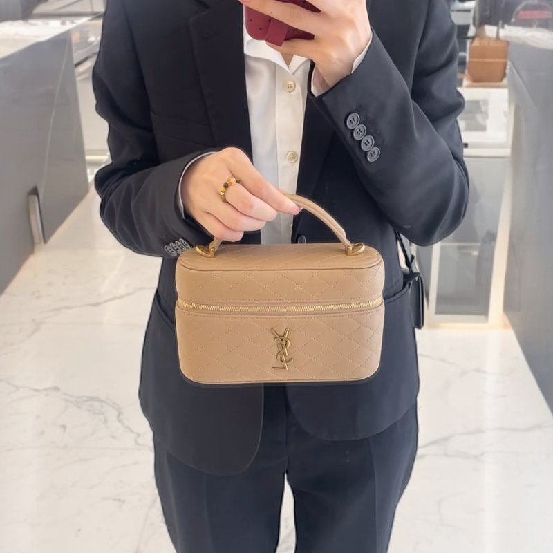 ✨快閃特價✨Saint Lauent 766731 YSL 小羊皮 Gaby Vanity 包 太妃糖奶茶色-2