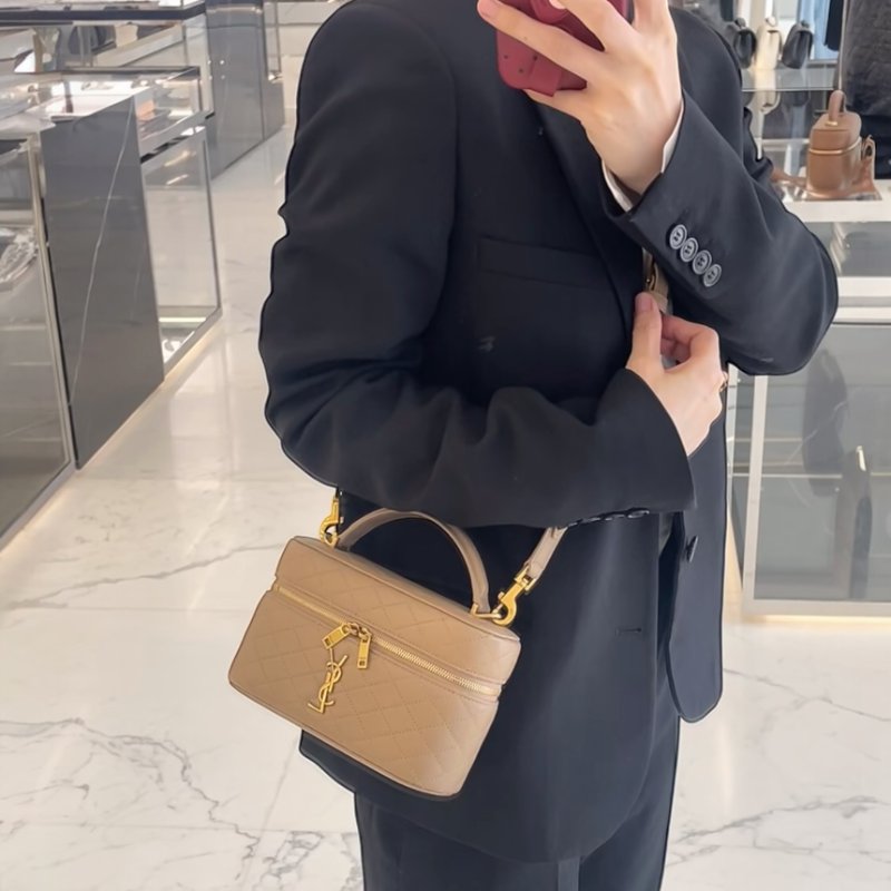 ✨快閃特價✨Saint Lauent 766731 YSL 小羊皮 Gaby Vanity 包 太妃糖奶茶色-6