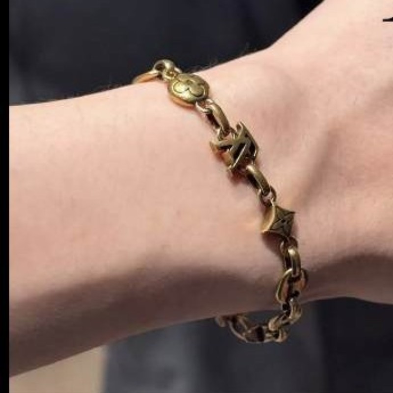 全新 
LV Sailor 金色金屬手鍊 M02746-0