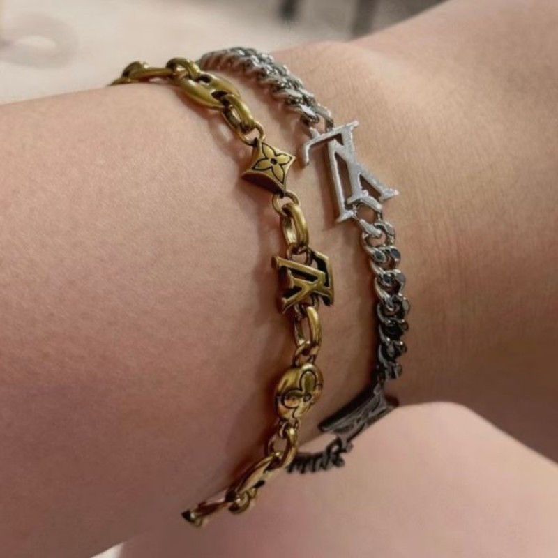 全新 
LV Sailor 金色金屬手鍊 M02746-3