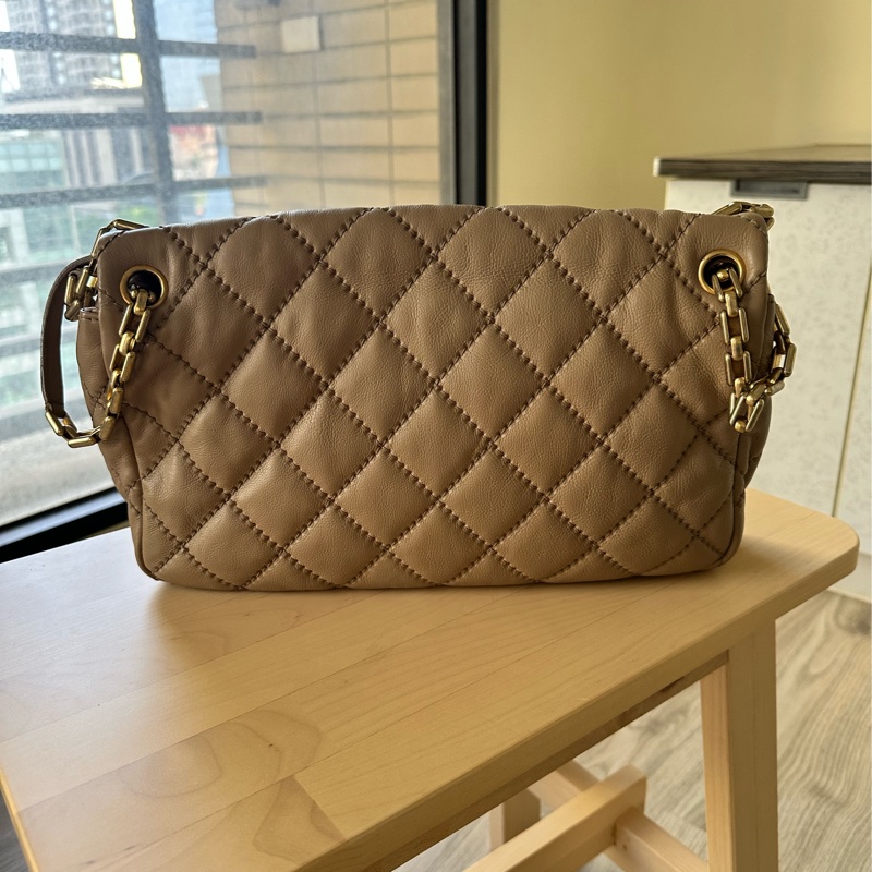 Chanel 奶茶色牛皮肩背包-1