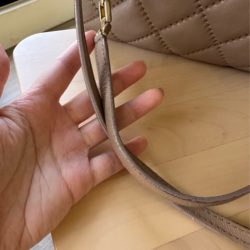 Chanel 奶茶色牛皮肩背包-11