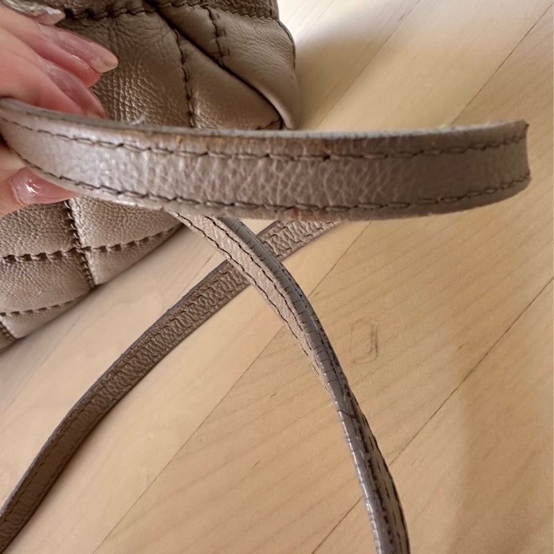 Chanel 奶茶色牛皮肩背包-12