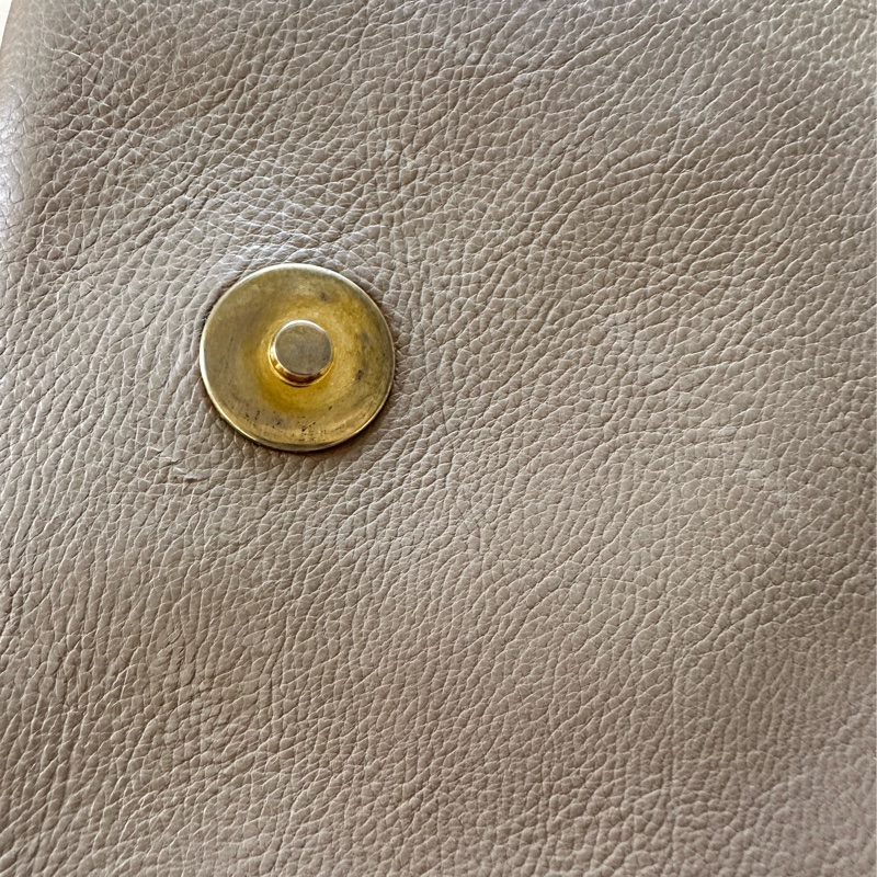 Chanel 奶茶色牛皮肩背包-17