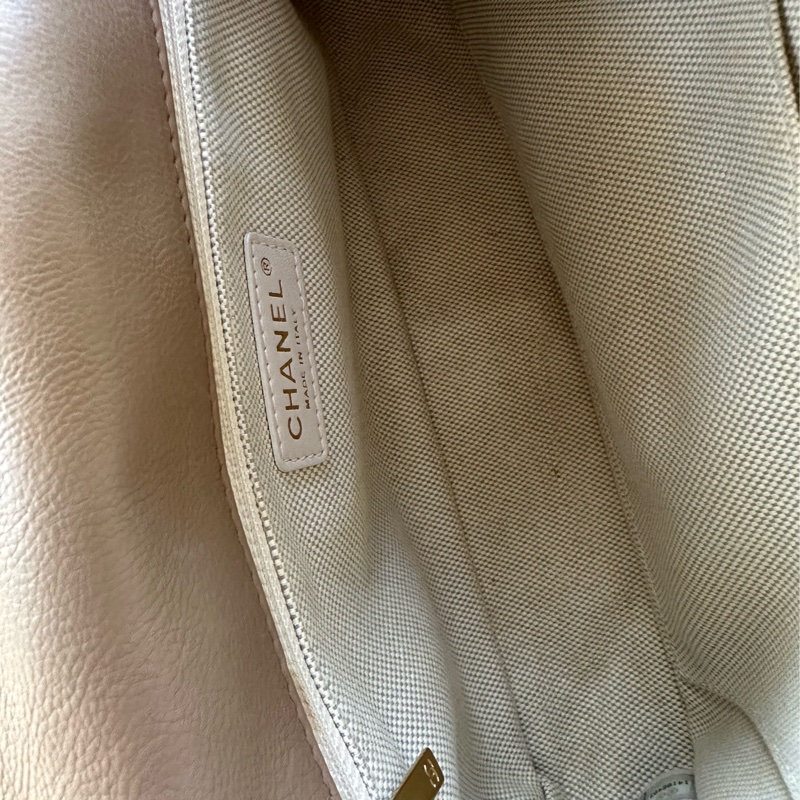 Chanel 奶茶色牛皮肩背包-18