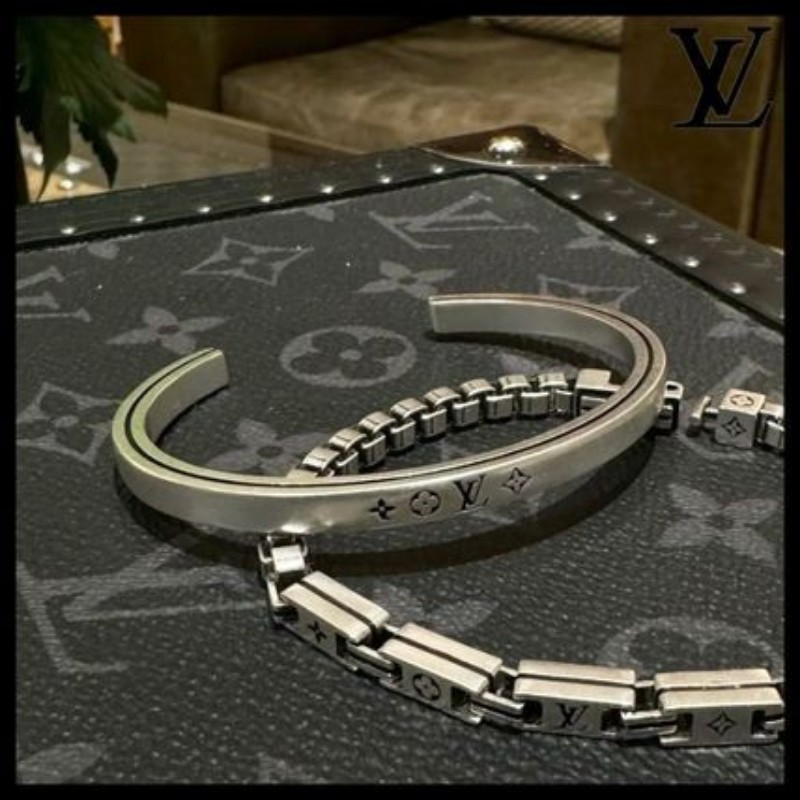 全新 
LV Tailor 手鐲 M1150A-0