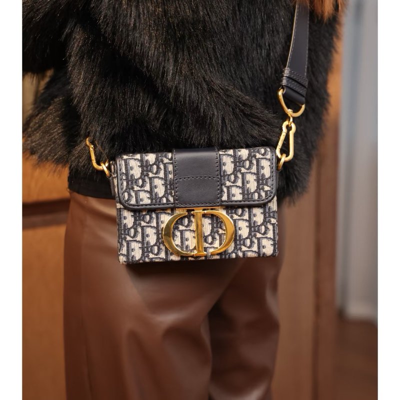 DIOR 藍色老花金扣mini蒙田盒子包 18*12*5.5 99新配件塵袋-0