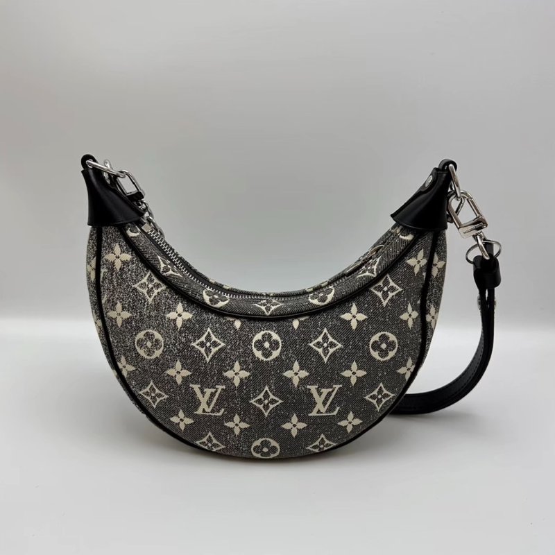 LV 丹寧肩寬背鏈條腋下月亮包 芯片款 23*18*6 98新配件塵袋-0