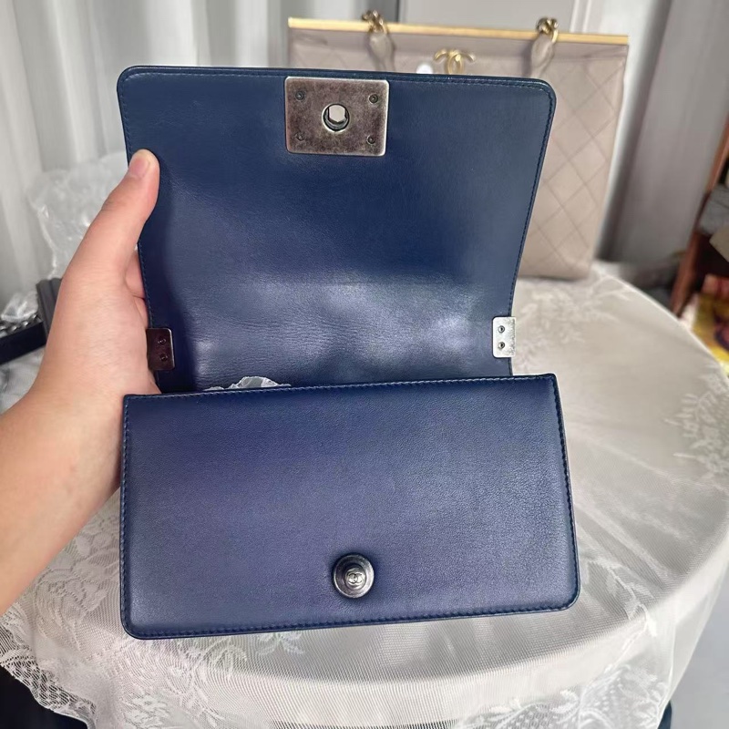 全配🈶購證♥️ 香奈兒海軍藍leboy小號-8