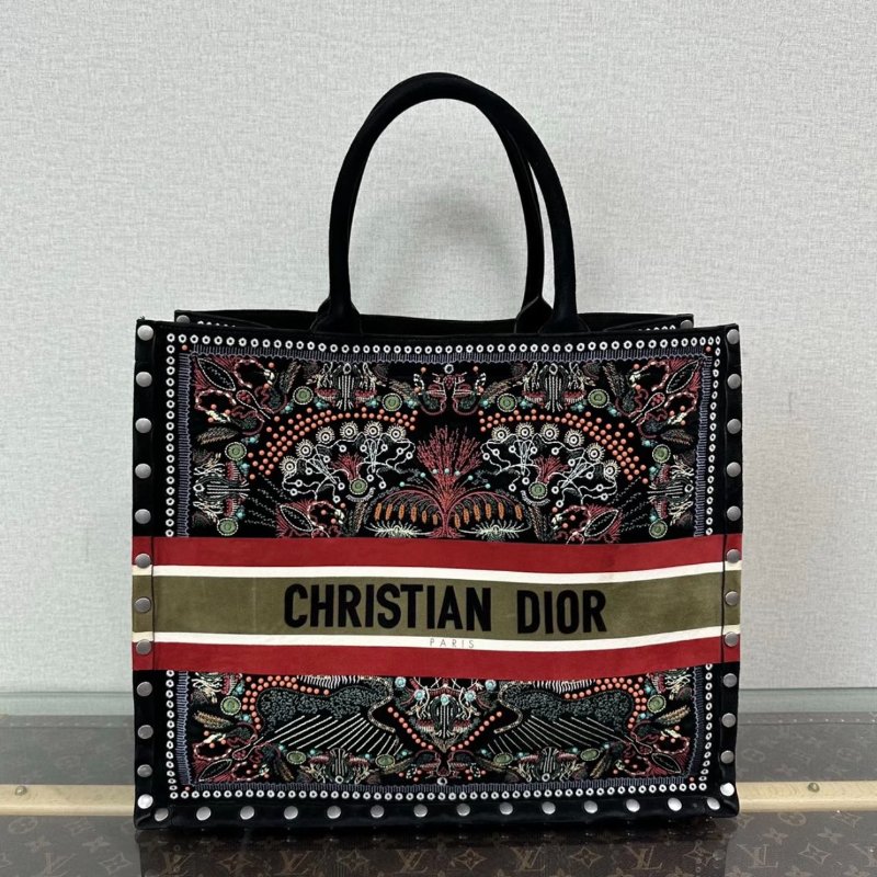DIOR 重工系列刺繡卯釘手提托特包 42*34*19 98新-0