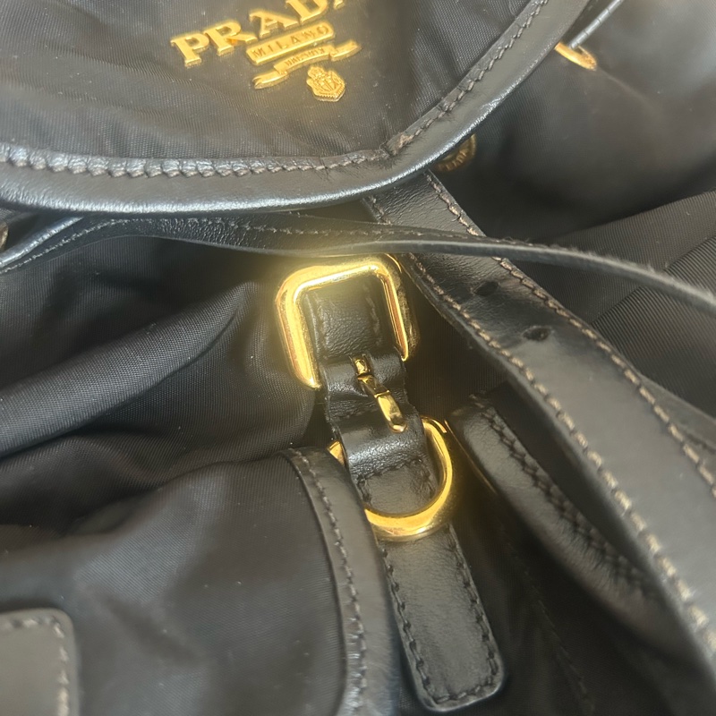 Prada 尼龍背包-11